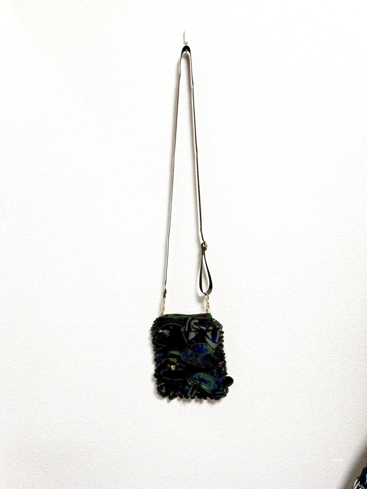 画像5: お出かけカメちゃん　スマホサコッシュ　（黒レース×黒カメちゃん）